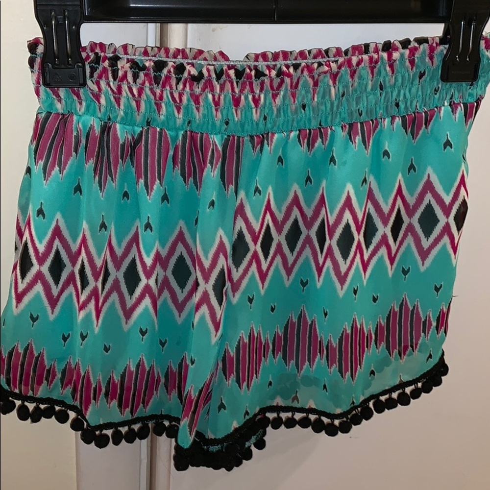 NWOT Pom Pom shorts size small